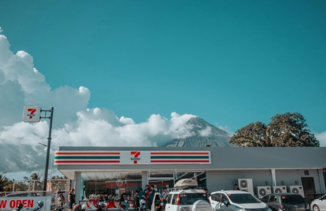 711